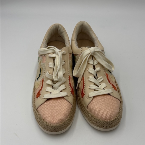 Dolce Vita Azalia Floral Embroidered Women's Sneakers - Picture 2 of 9